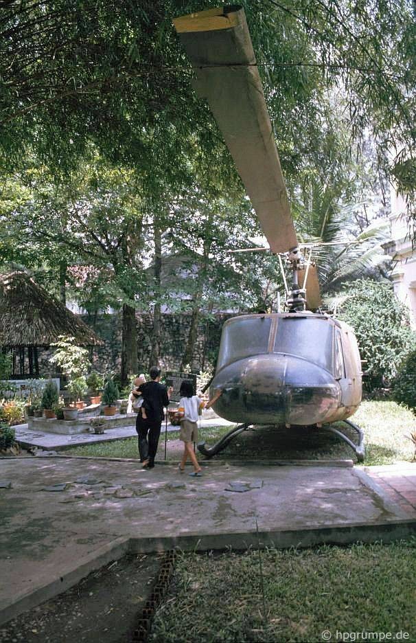 Một chiếc trực thăng trong Bảo tàng chứng tích chiến tranh.